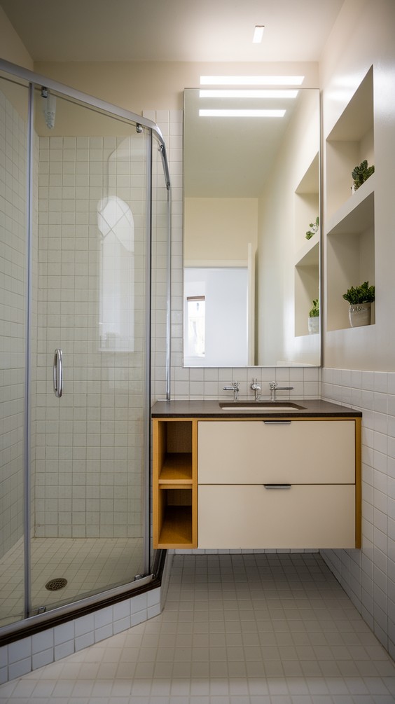 2025's Top Small Bathroom Remodel Ideas on a Budget
