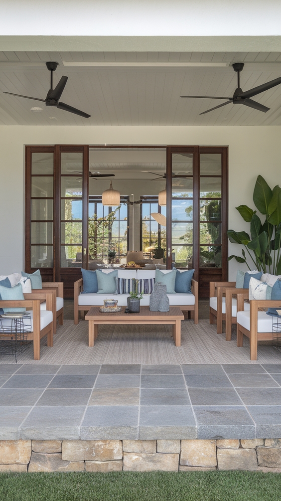 Indoor Outdoor Living Room Ideas with Sliding Doors, Glass Walls, Rugs & Modern Furniture